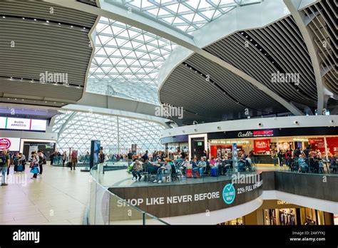 shopping at rome airport